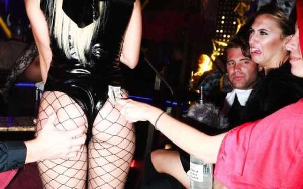 A Little Fun for Adults – Part 37 (70 photos)