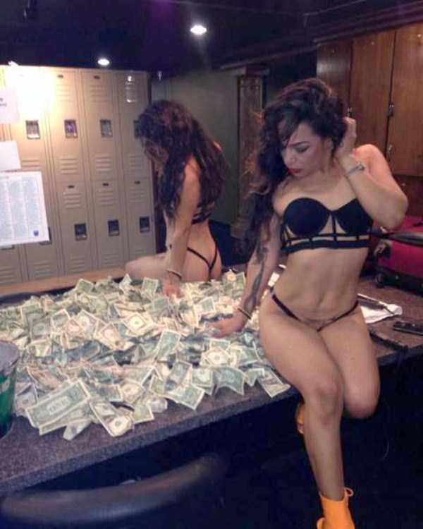 A Little Fun for Adults – Part 37 (70 photos)