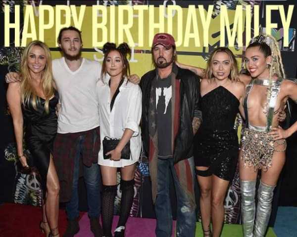 A Little Fun for Adults – Part 37 (70 photos)