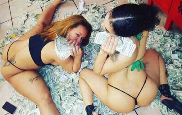 A Little Fun for Adults – Part 37 (70 photos)