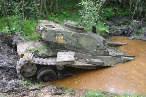 Tanks Commandeered By Nature (41 photos)