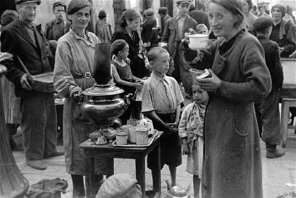 Life in the Warsaw Ghetto in 1941 (32 photos)