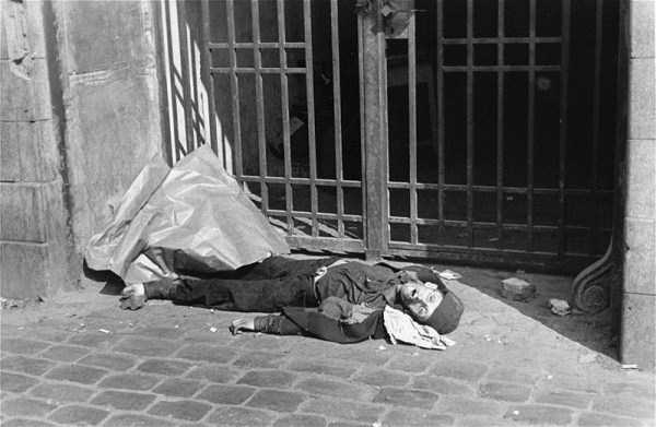 Life in the Warsaw Ghetto in 1941 (32 photos)