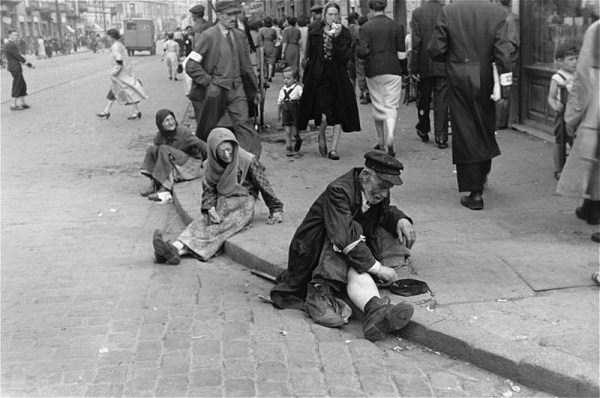 Life in the Warsaw Ghetto in 1941 (32 photos)