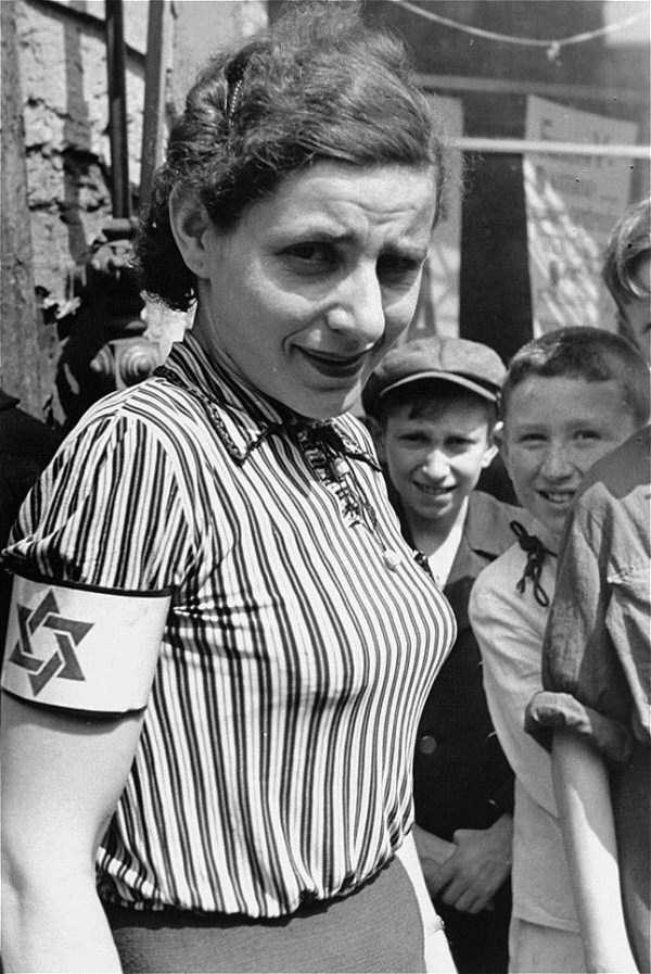 Life in the Warsaw Ghetto in 1941 (32 photos)