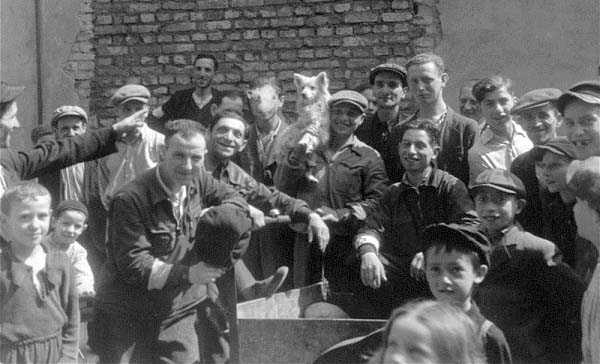 Life in the Warsaw Ghetto in 1941 (32 photos)