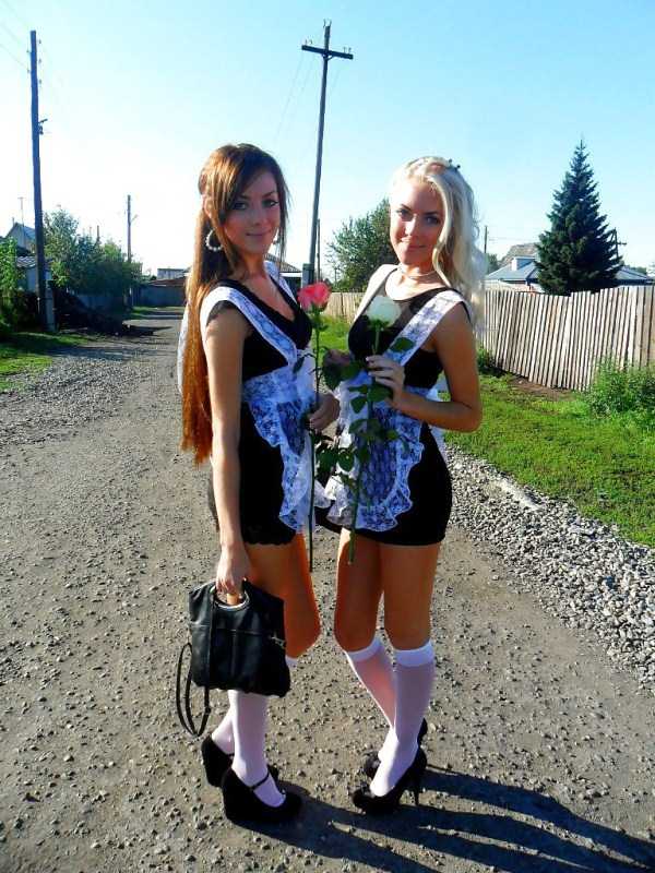 Russian Girls in School Uniforms (65 photos)