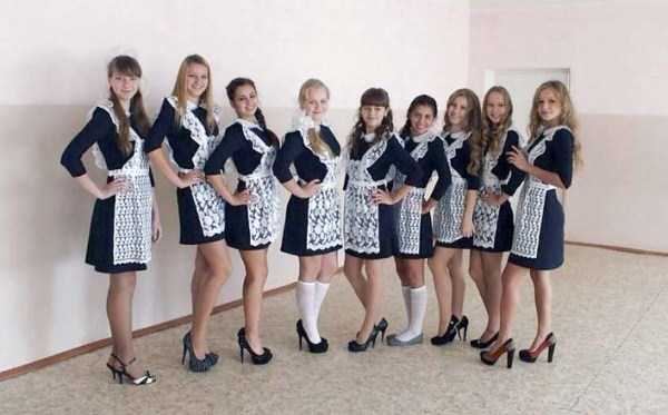 Russian Girls in School Uniforms (65 photos)