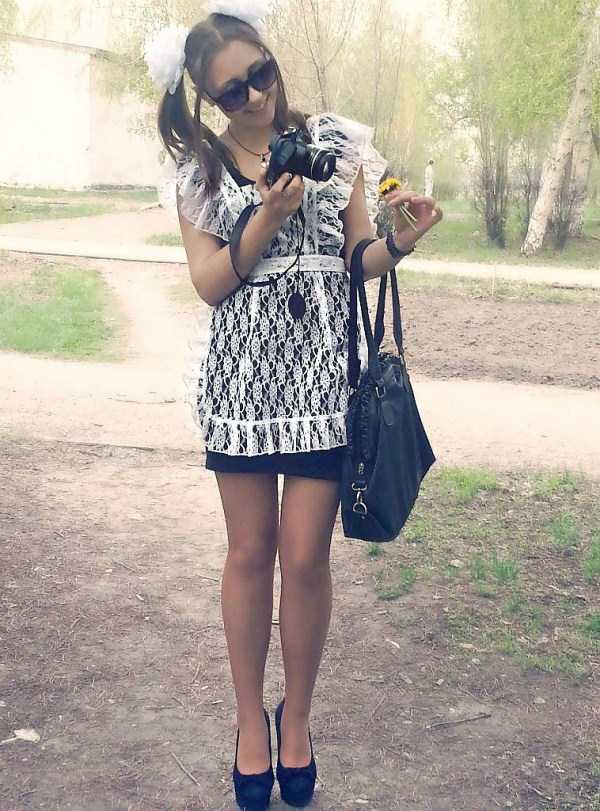 Russian Girls in School Uniforms (65 photos)