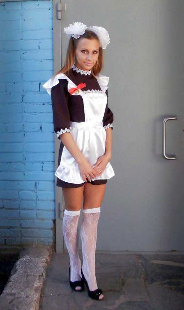 Russian Girls in School Uniforms (65 photos)