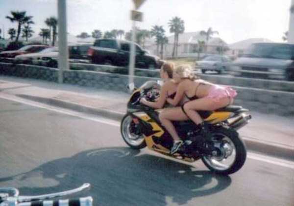 sexy girls on bikes 3 Hot Girls and Motorcycles Make a Killer Combo (55 photos)