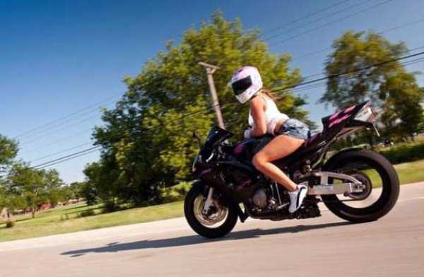 sexy girls on bikes 50 Hot Girls and Motorcycles Make a Killer Combo (55 photos)