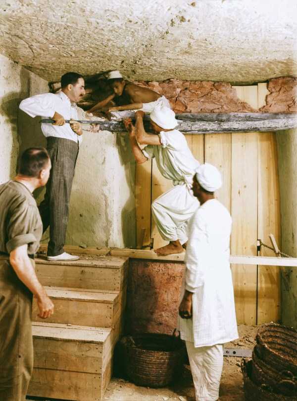 Fantastic Color Pictures of Tutankhamuns Tomb (21 photos)
