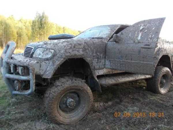 mercedes turned into off road car 22