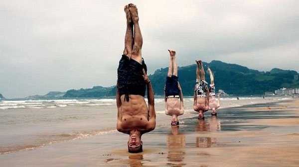 People Standing On Their Heads For No Special Reason (30 photos)