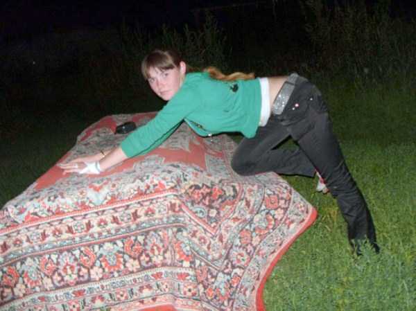 russian girls posing with carpets 4