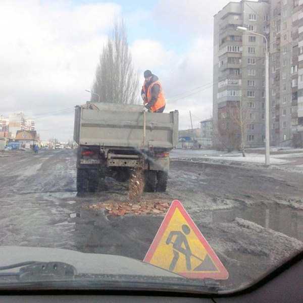 Roads in the City of Omsk are in Poor Condition (21 photos)