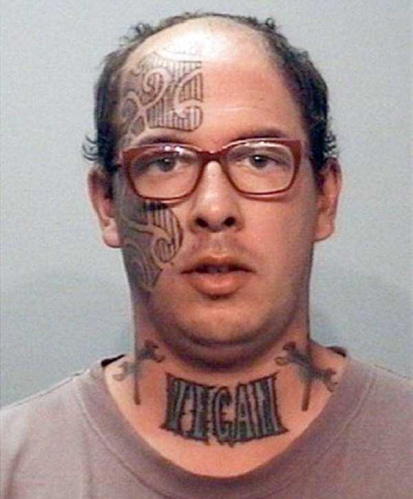 30 Super Idiotic Tattoos (30 photos)