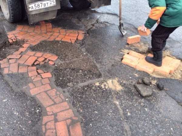 Fixing Roads the Russian Way (6 photos)