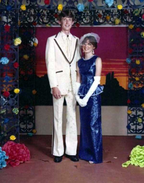 Cringeworthy Retro Prom Photos (50 photos)