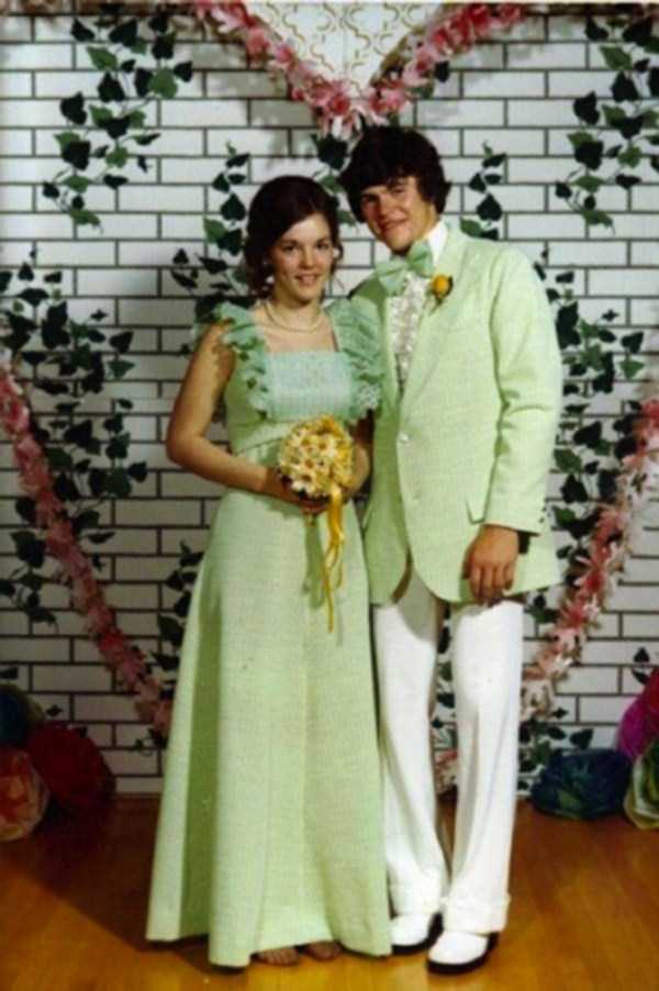 Cringeworthy Retro Prom Photos (50 photos)