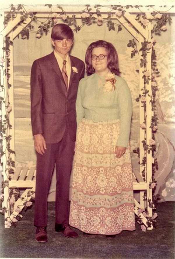Cringeworthy Retro Prom Photos (50 photos)