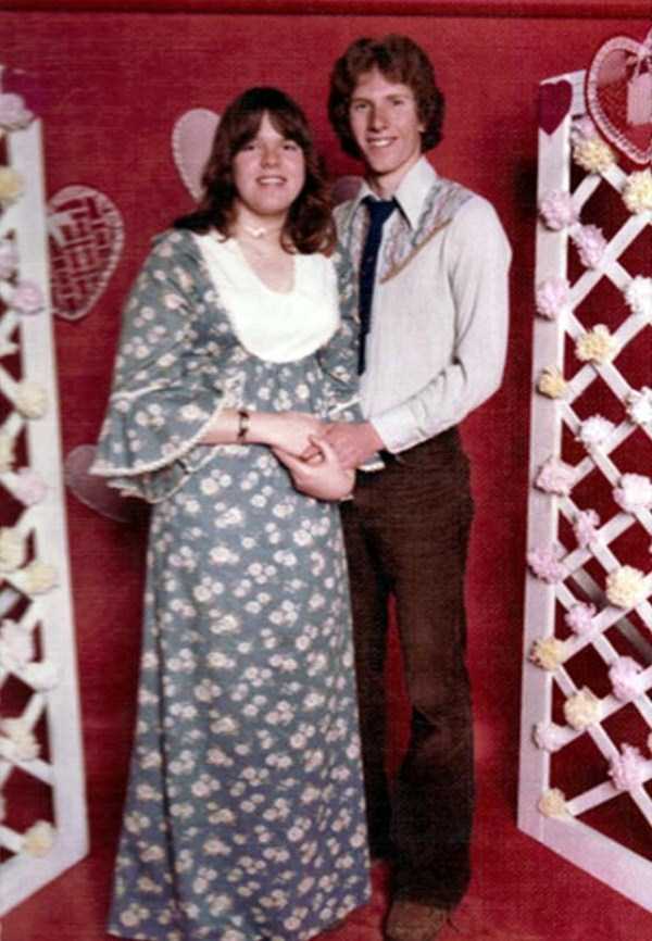 Cringeworthy Retro Prom Photos (50 photos)
