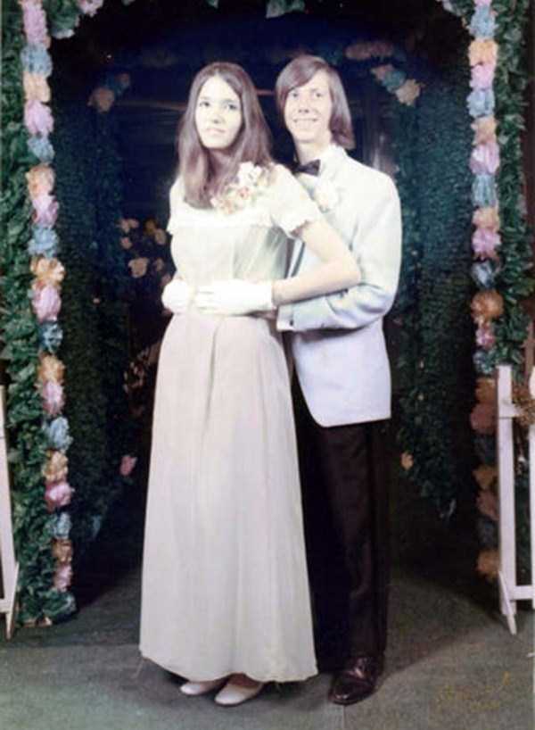 Cringeworthy Retro Prom Photos (50 photos)