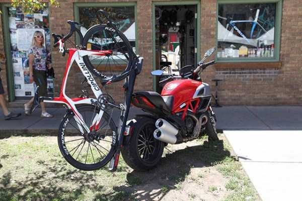 Bike Related Funnies (87 photos)
