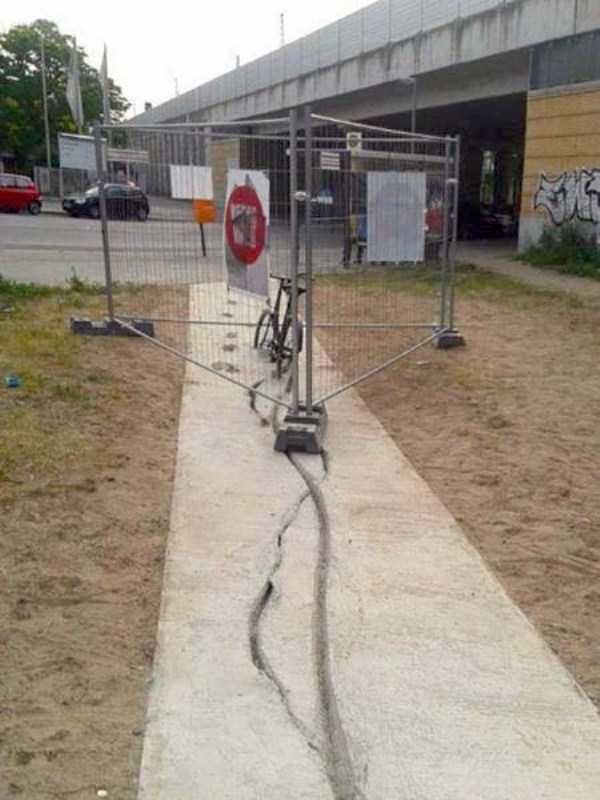 Bike Related Funnies (87 photos)