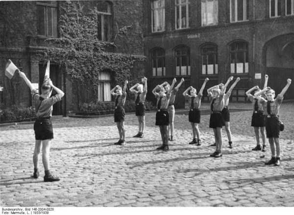 Children of the Notorious Third Reich (51 photos)