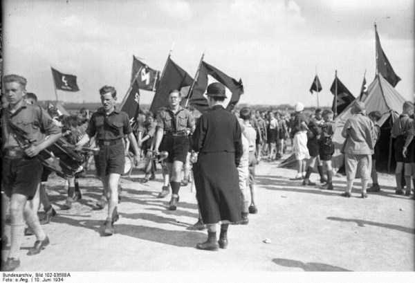 Children of the Notorious Third Reich (51 photos)