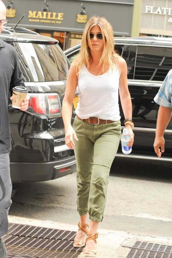 Jennifer Aniston Still Looks Hot (19 photos)