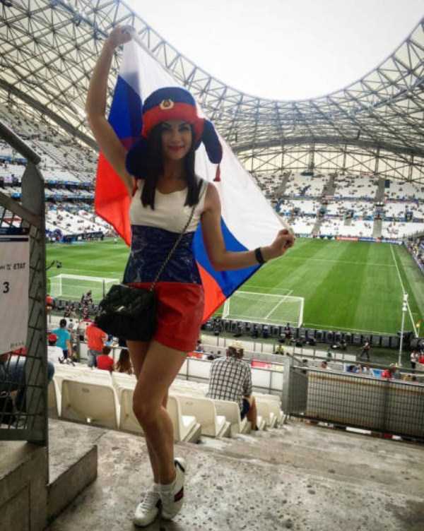 Hot Girls at EURO 2016 (45 photos)