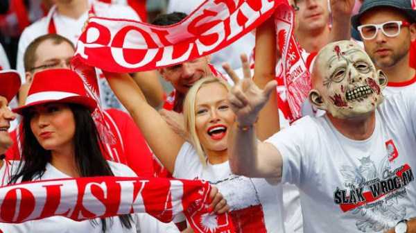Hot Girls at EURO 2016 (45 photos)