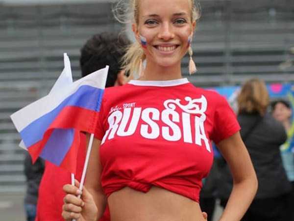 Hot Girls at EURO 2016 (45 photos)