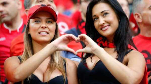 Hot Girls at EURO 2016 (45 photos)