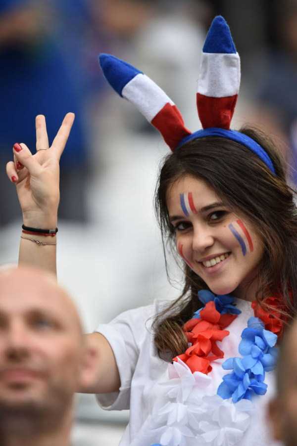 Hot Girls at EURO 2016 (45 photos)