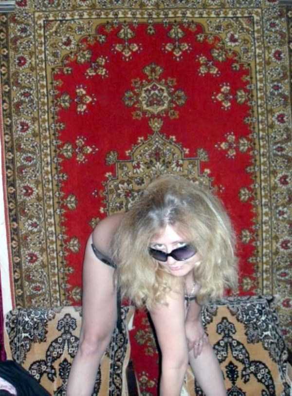 Russian Girls Are Crazy For Rugs (30 photos)