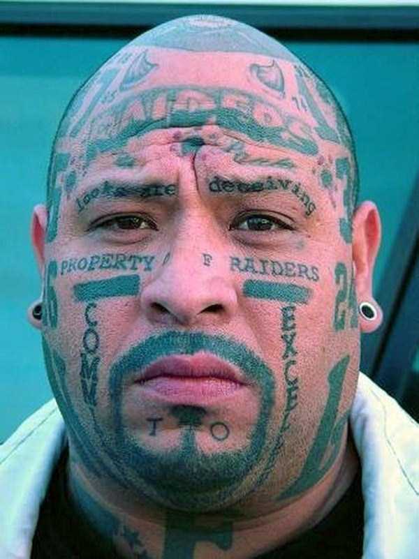 30 Cringeworthy Face Tattoos (30 photos)