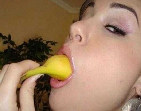 girls eating bananas 14