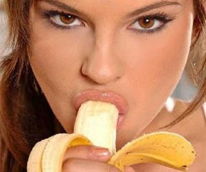 girls eating bananas 15 300x250