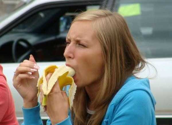 girls eating bananas 20