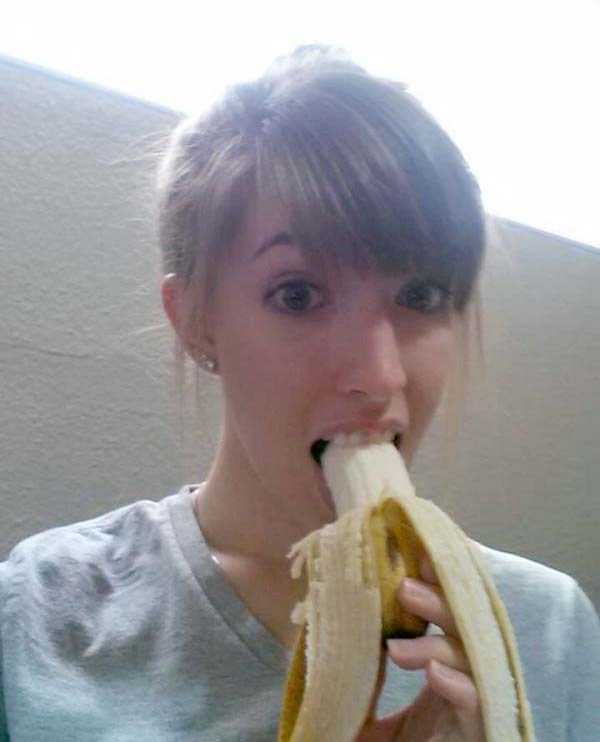 girls eating bananas 28