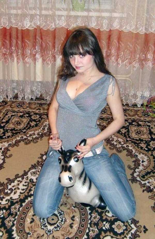 Cute Russian Girls at Home (47 photos)