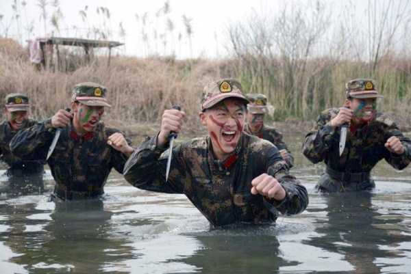 Crazy and Brutal Chinese Military Training (30 photos)