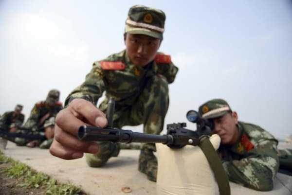 Crazy and Brutal Chinese Military Training (30 photos)