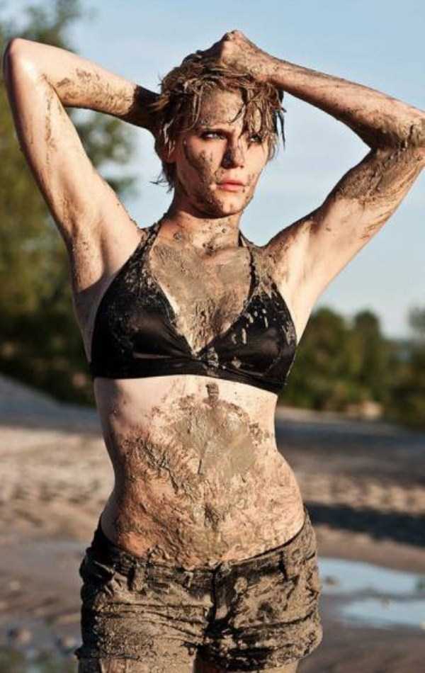 Dirty Girls, Literally (71 photos)