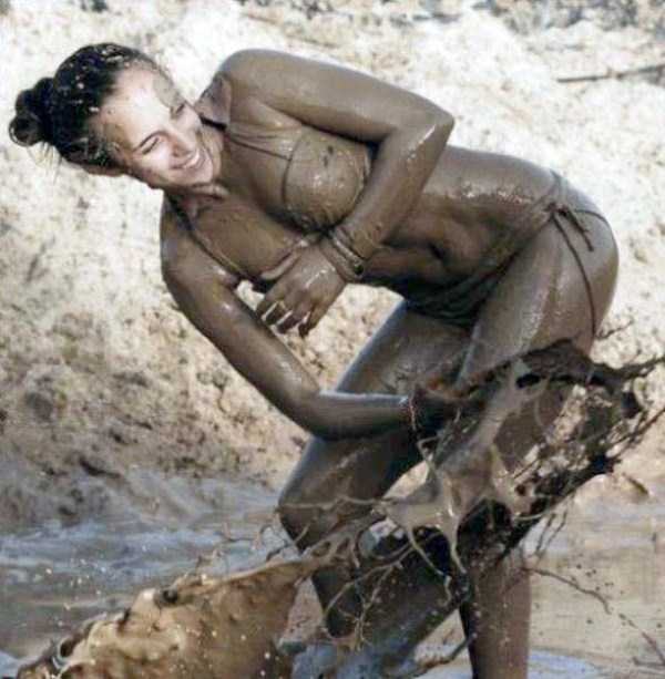 Dirty Girls, Literally (71 photos)