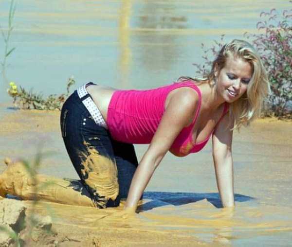 Dirty Girls, Literally (71 photos)